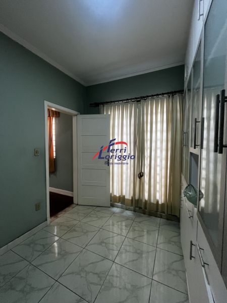Casa com 5 quartos e 3 banheiros à venda no bairro Santa Rita, Guaratingueta