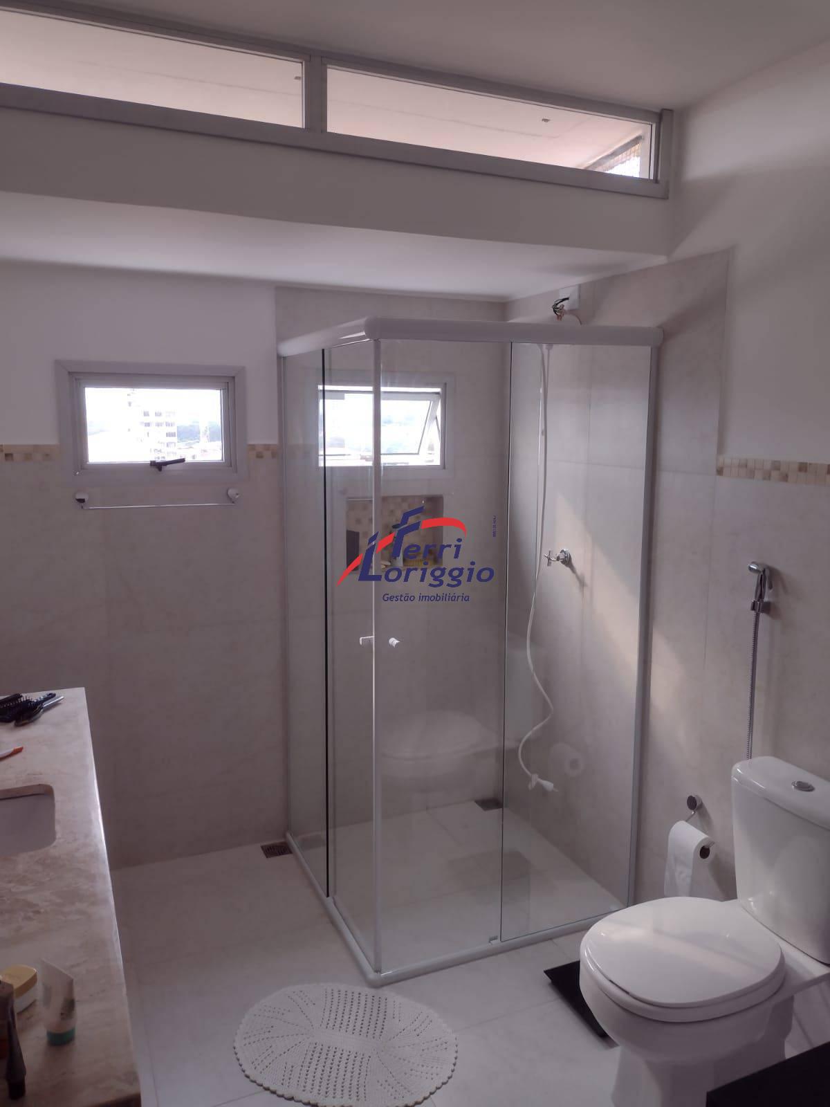 Apartamento com 3 quartos e 2 banheiros à venda no bairro Centro, Guaratingueta