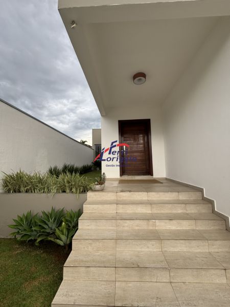 Casa com 3 quartos e 4 banheiros à venda no bairro Club dos 500, Guaratingueta