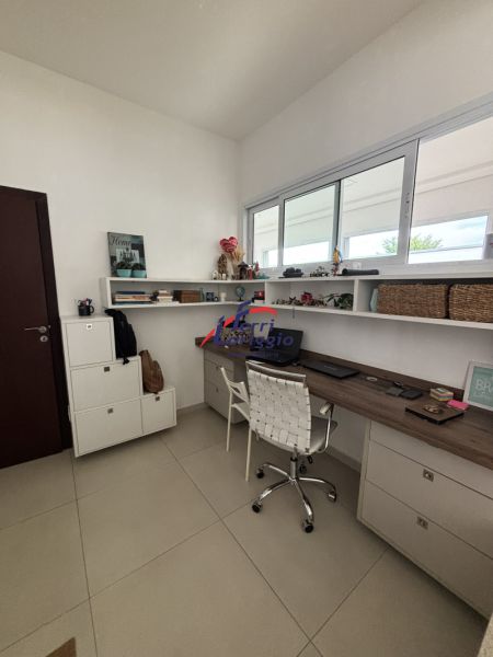 Casa com 3 quartos e 4 banheiros à venda no bairro Club dos 500, Guaratingueta