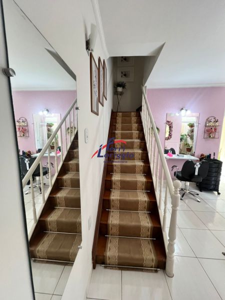Sobrado Residencial com 3 quartos e 3 banheiros à venda no bairro Centro, Guaratingueta