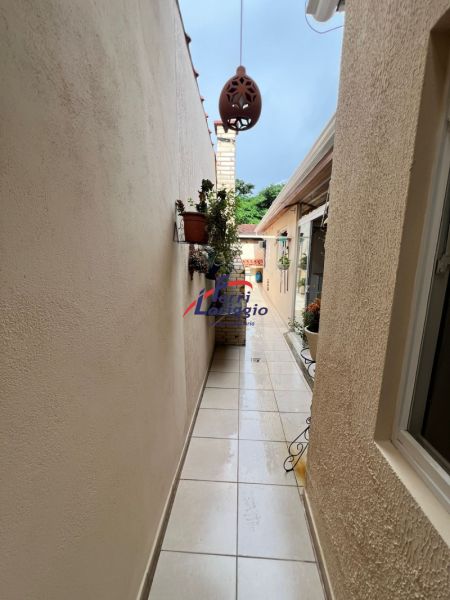 Sobrado Residencial com 3 quartos e 3 banheiros à venda no bairro Centro, Guaratingueta