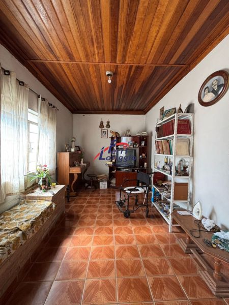 Casa com 3 quartos e 1 banheiro à venda no bairro Sao Benedito, Guaratingueta