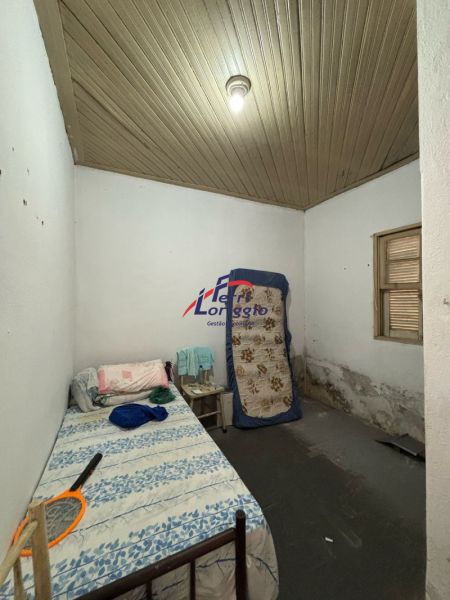 Casa com 3 quartos e 1 banheiro à venda no bairro Sao Benedito, Guaratingueta