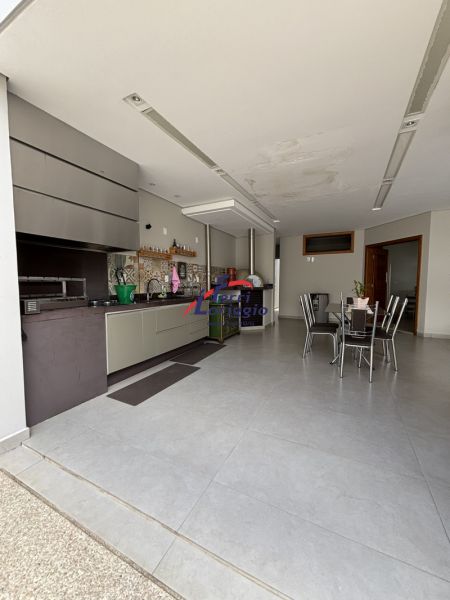 Casa com 4 quartos e 5 banheiros à venda no bairro Parque das Alamedas, Guaratingueta