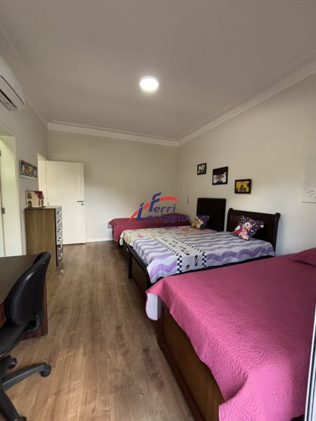 Casa com 4 quartos e 5 banheiros à venda no bairro Parque das Alamedas, Guaratingueta