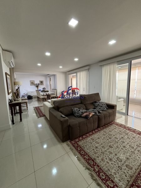 Apartamento com 4 quartos e 5 banheiros à venda no bairro Vila Paraiba, Guaratingueta