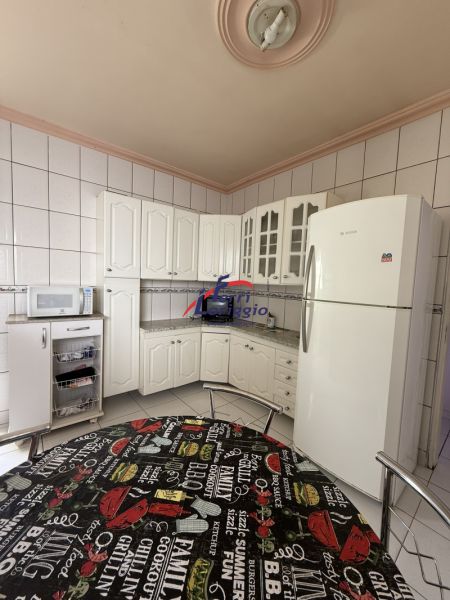 Casa com 3 quartos e 4 banheiros à venda no bairro Village Santana, Guaratingueta