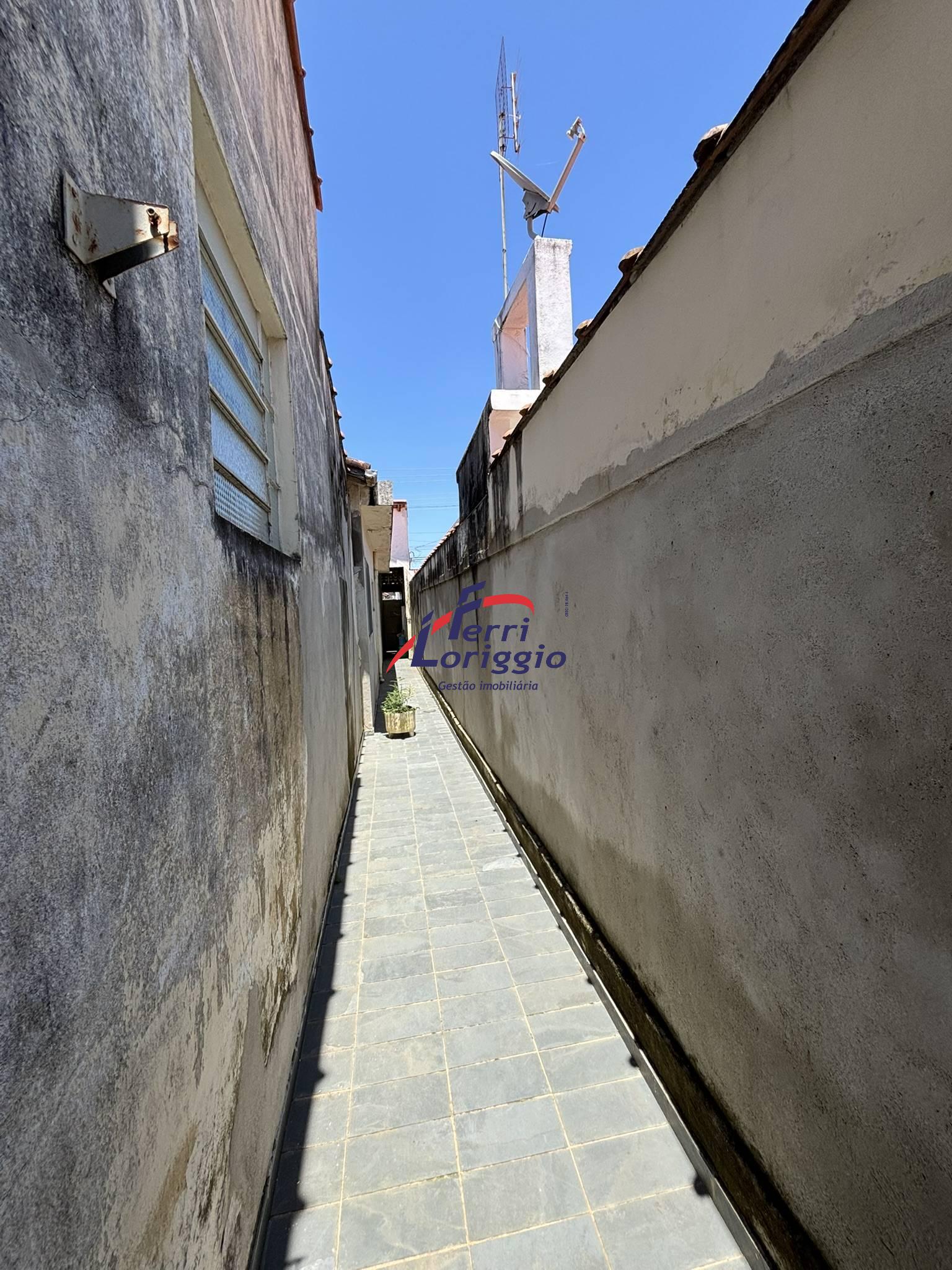 Casa com 4 quartos e 4 banheiros à venda no bairro Pedregulho, Guaratingueta