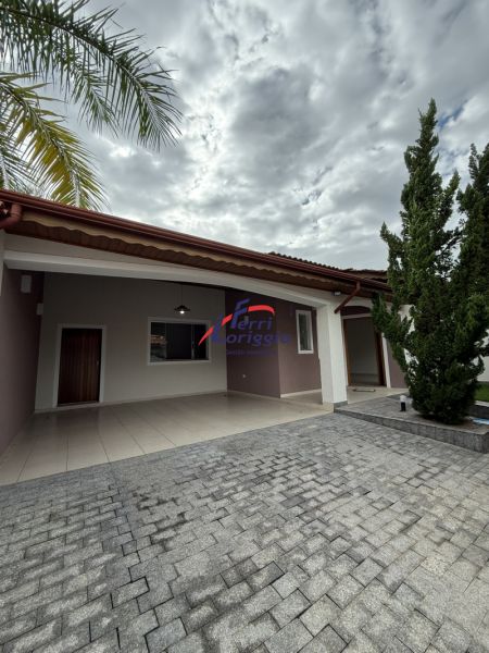 Casa com 3 quartos e 3 banheiros à venda no bairro Portal das Colinas, Guaratingueta