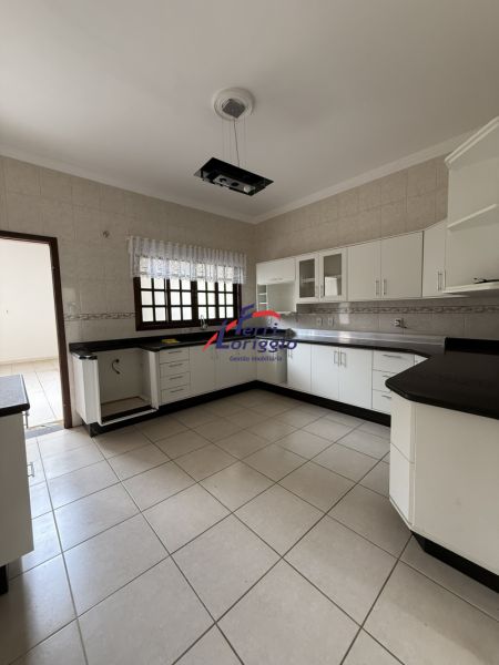 Casa com 3 quartos e 3 banheiros à venda no bairro Portal das Colinas, Guaratingueta