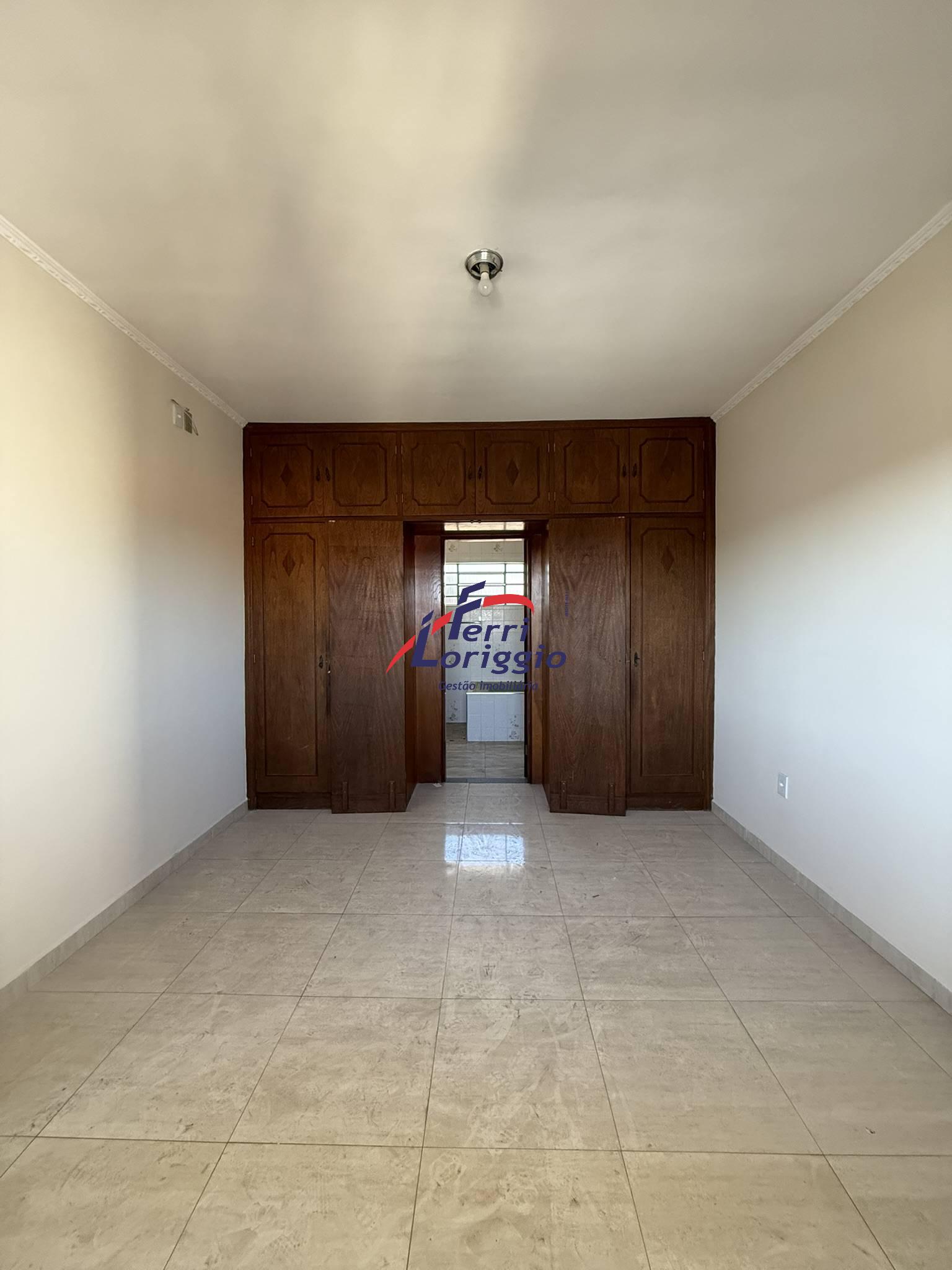 Casa com 3 quartos e 3 banheiros à venda no bairro Pedregulho, Guaratingueta