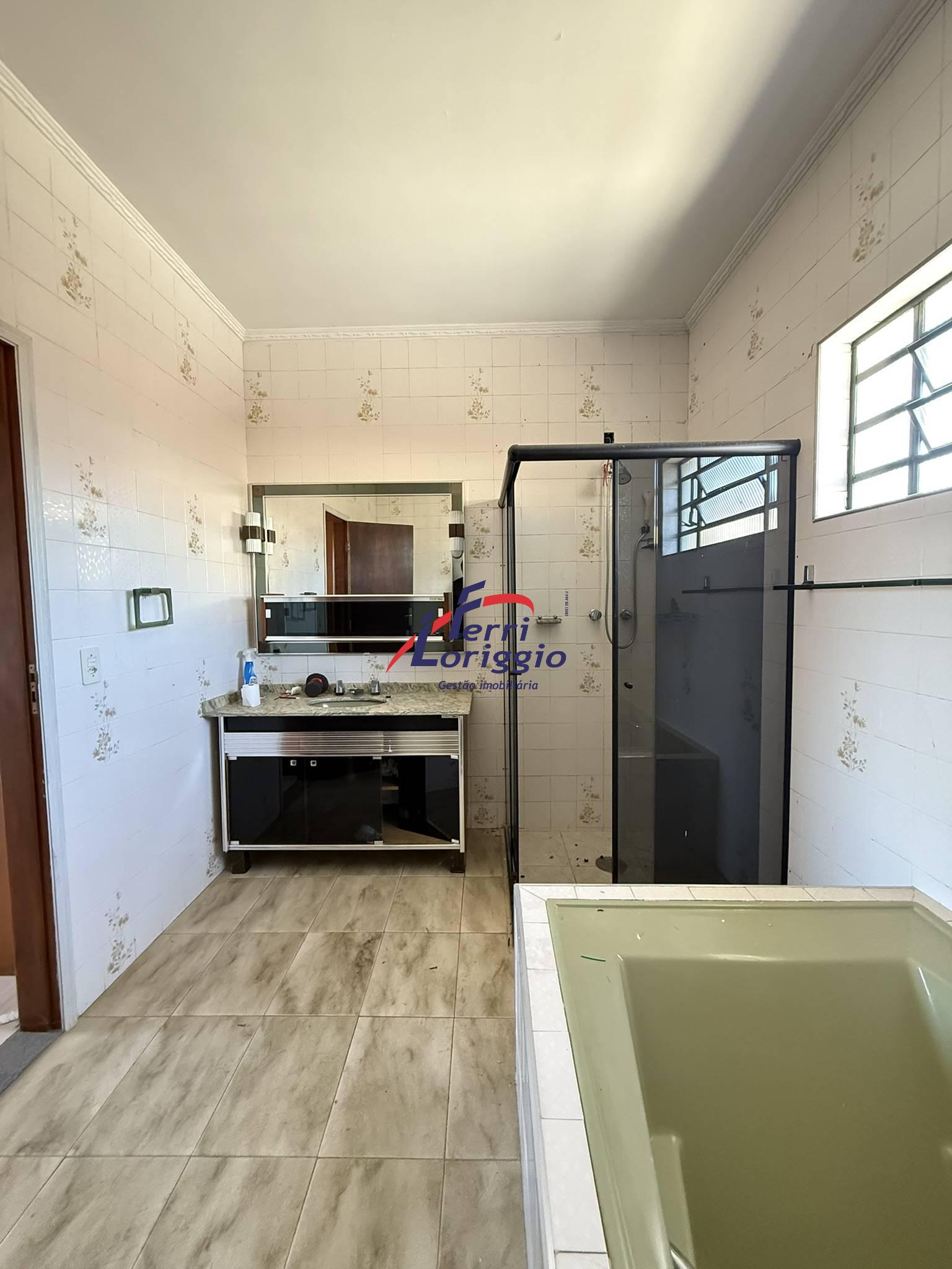 Casa com 3 quartos e 3 banheiros à venda no bairro Pedregulho, Guaratingueta