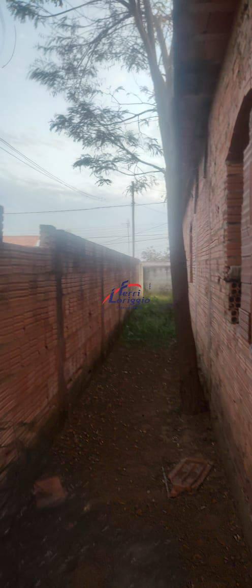 Casa com 3 quartos e 1 banheiro à venda no bairro Santa Luzia, Guaratingueta
