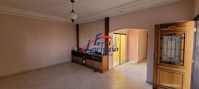Casa com 3 quartos e 2 banheiros à venda no bairro Jardim Rony, Guaratingueta