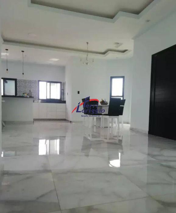 Casa com 3 quartos e 3 banheiros à venda no bairro Residencial California, Potim