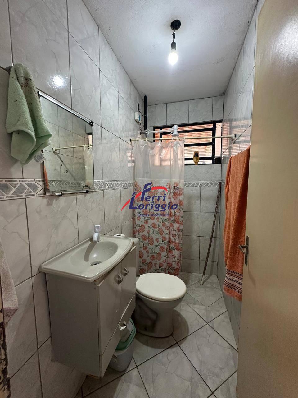 Casa com 3 quartos e 2 banheiros à venda no bairro Parque Santa Clara, Guaratingueta