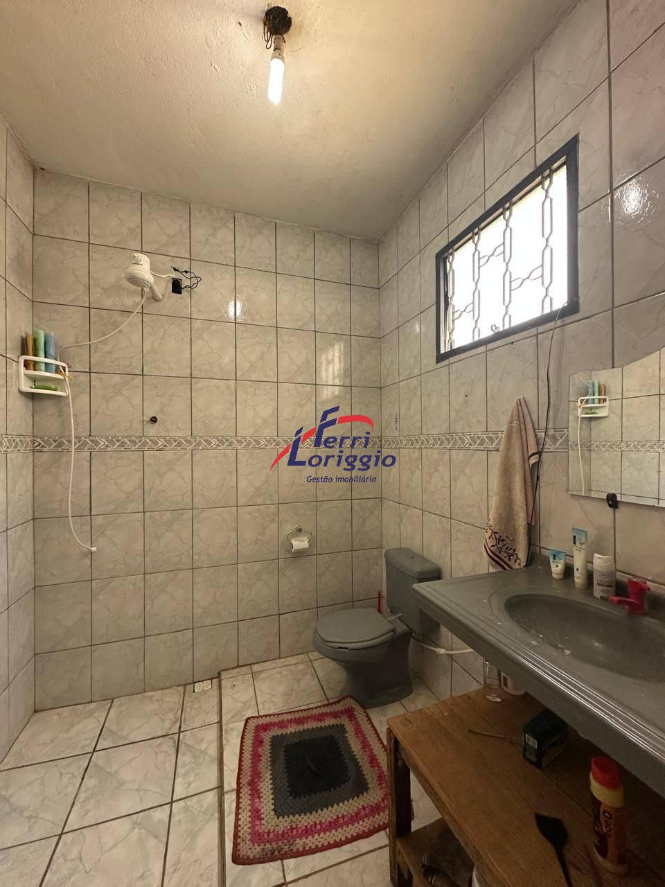 Casa com 3 quartos e 2 banheiros à venda no bairro Parque Santa Clara, Guaratingueta