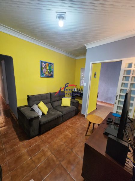 Casa com 2 quartos e 2 banheiros à venda no bairro Sao Benedito, Guaratingueta