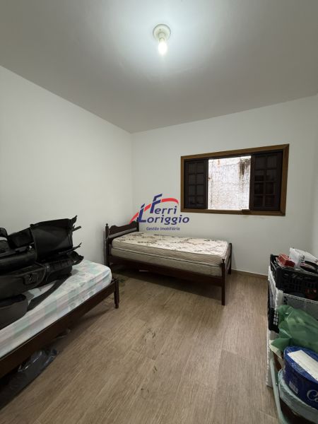Casa com 3 quartos e 2 banheiros à venda no bairro Jardim Rony, Guaratingueta