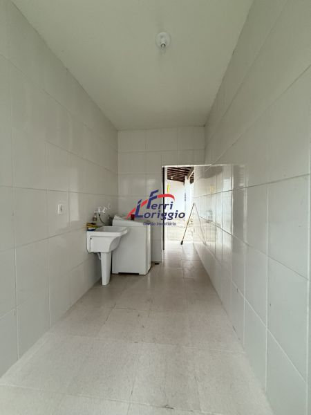 Casa com 3 quartos e 2 banheiros à venda no bairro Jardim Rony, Guaratingueta