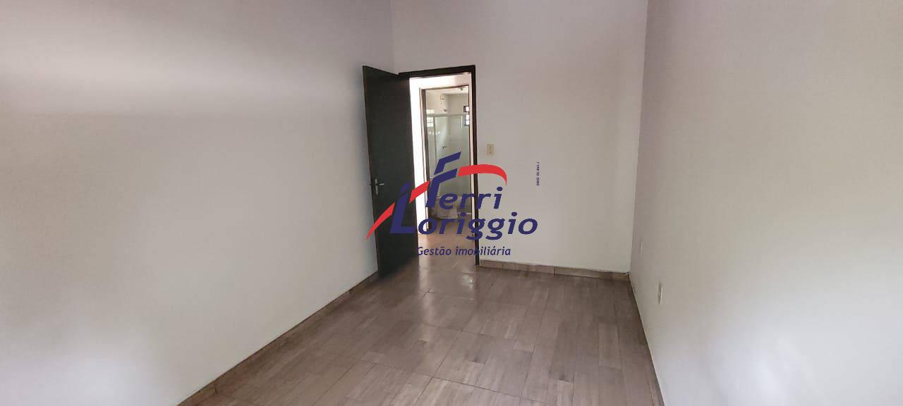Casa com 6 quartos e 3 banheiros à venda no bairro Santa Rita, Guaratingueta