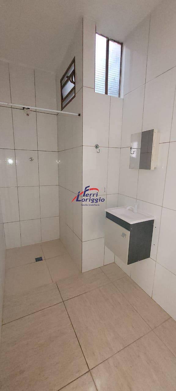 Casa com 6 quartos e 3 banheiros à venda no bairro Santa Rita, Guaratingueta