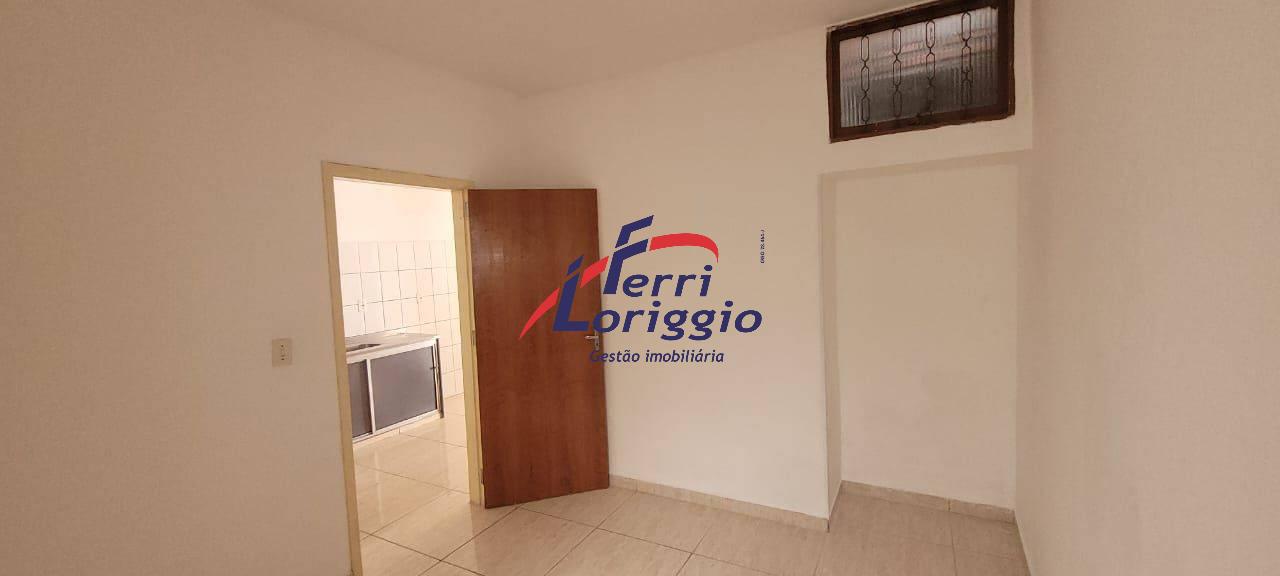 Casa com 6 quartos e 3 banheiros à venda no bairro Santa Rita, Guaratingueta