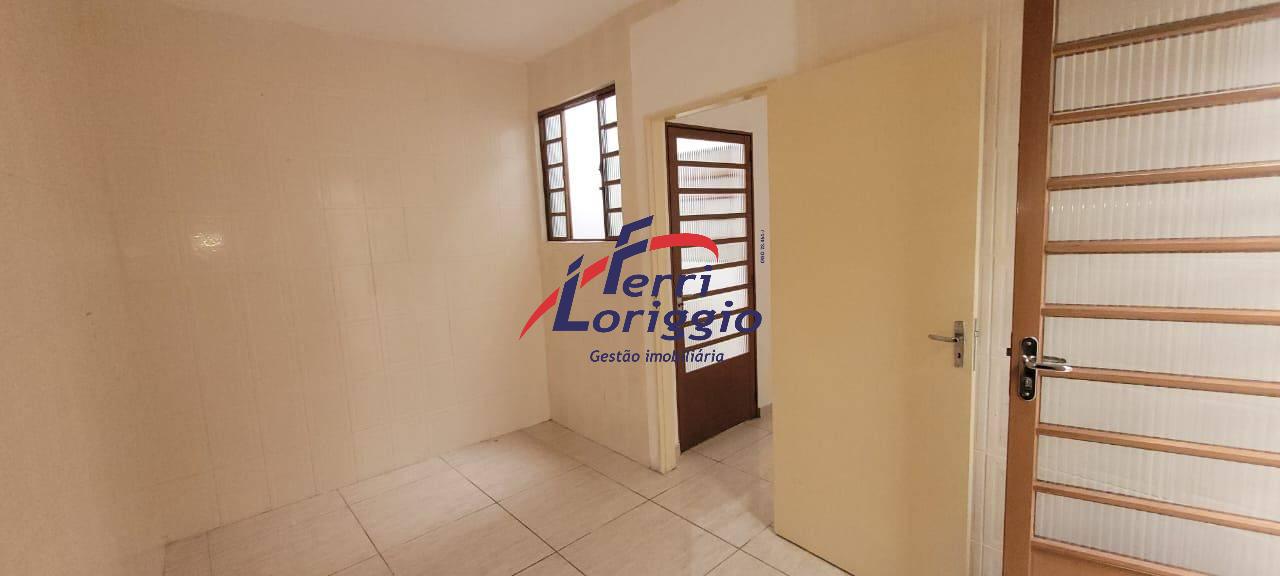 Casa com 6 quartos e 3 banheiros à venda no bairro Santa Rita, Guaratingueta