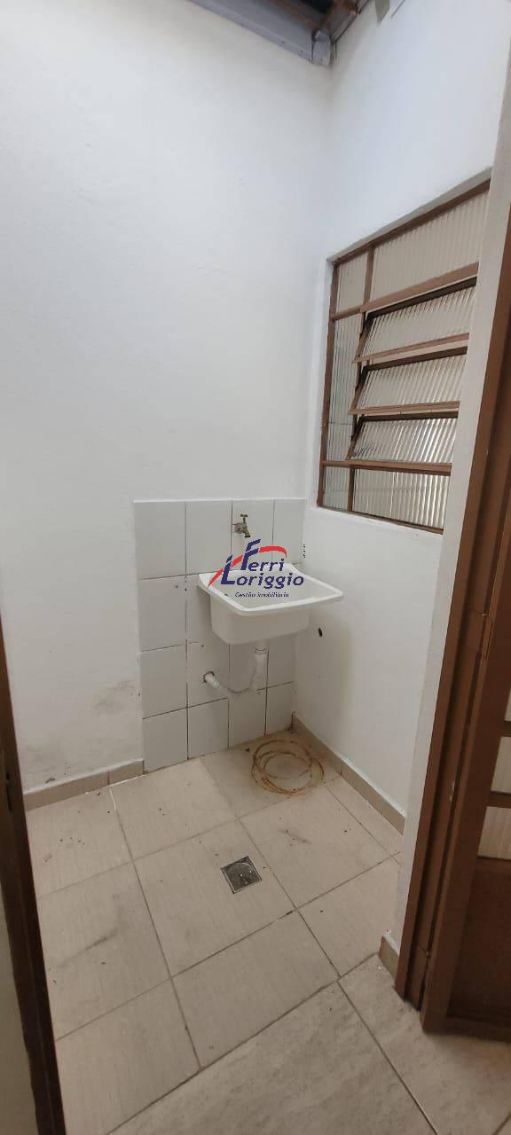 Casa com 6 quartos e 3 banheiros à venda no bairro Santa Rita, Guaratingueta
