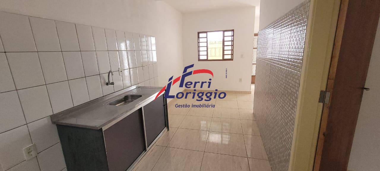 Casa com 6 quartos e 3 banheiros à venda no bairro Santa Rita, Guaratingueta