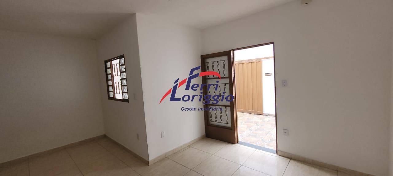 Casa com 6 quartos e 3 banheiros à venda no bairro Santa Rita, Guaratingueta