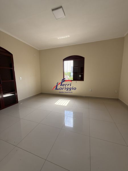 Casa com 3 quartos e 3 banheiros à venda no bairro Jardim do Vale, Guaratingueta