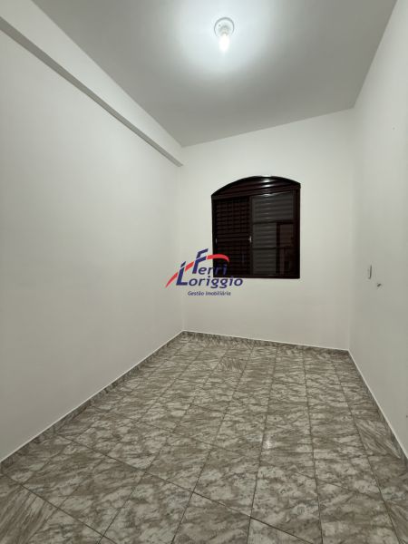 Casa com 3 quartos e 3 banheiros à venda no bairro Jardim do Vale, Guaratingueta