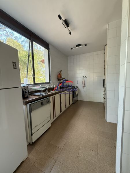 Casa com 5 quartos e 6 banheiros à venda no bairro Vila Paraiba, Guaratingueta