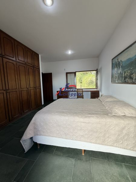 Casa com 5 quartos e 6 banheiros à venda no bairro Vila Paraiba, Guaratingueta