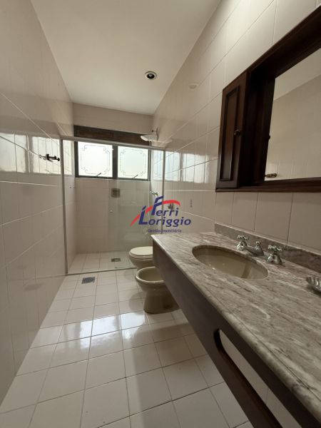 Casa com 5 quartos e 6 banheiros à venda no bairro Vila Paraiba, Guaratingueta