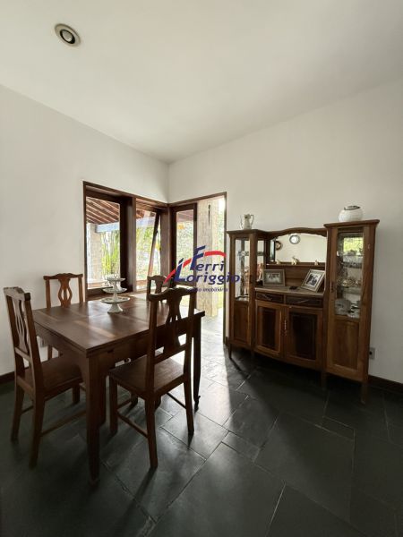 Casa com 5 quartos e 6 banheiros à venda no bairro Vila Paraiba, Guaratingueta