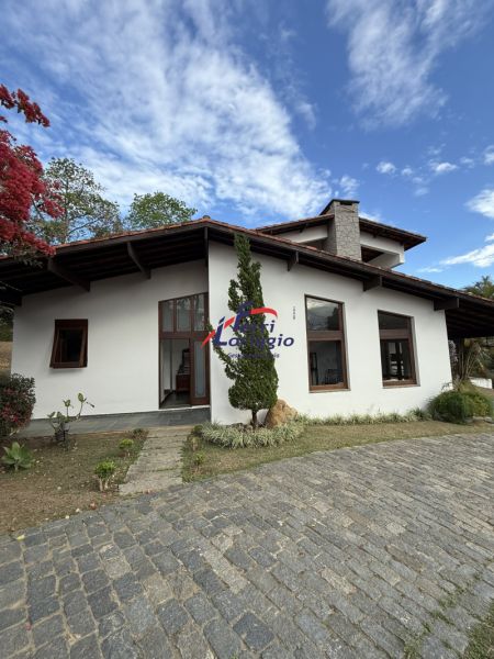 Casa com 5 quartos e 6 banheiros à venda no bairro Vila Paraiba, Guaratingueta