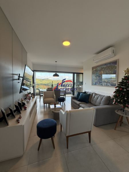 Apartamento com 2 quartos e 2 banheiros à venda no bairro Vila Paraiba, Guaratingueta
