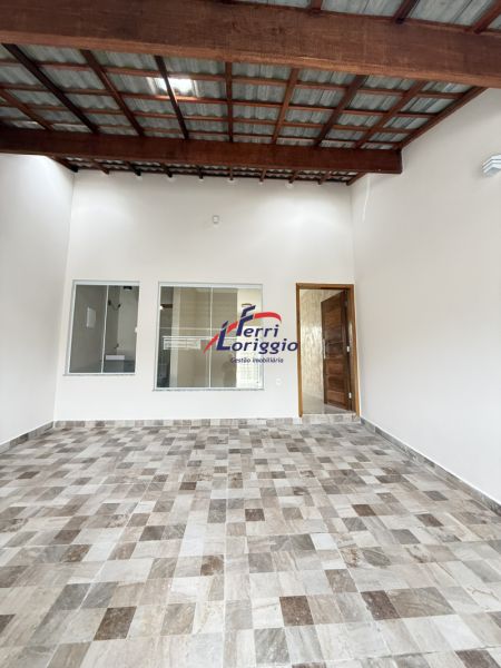 Casa com 3 quartos e 3 banheiros à venda no bairro Beira Rio, Guaratingueta