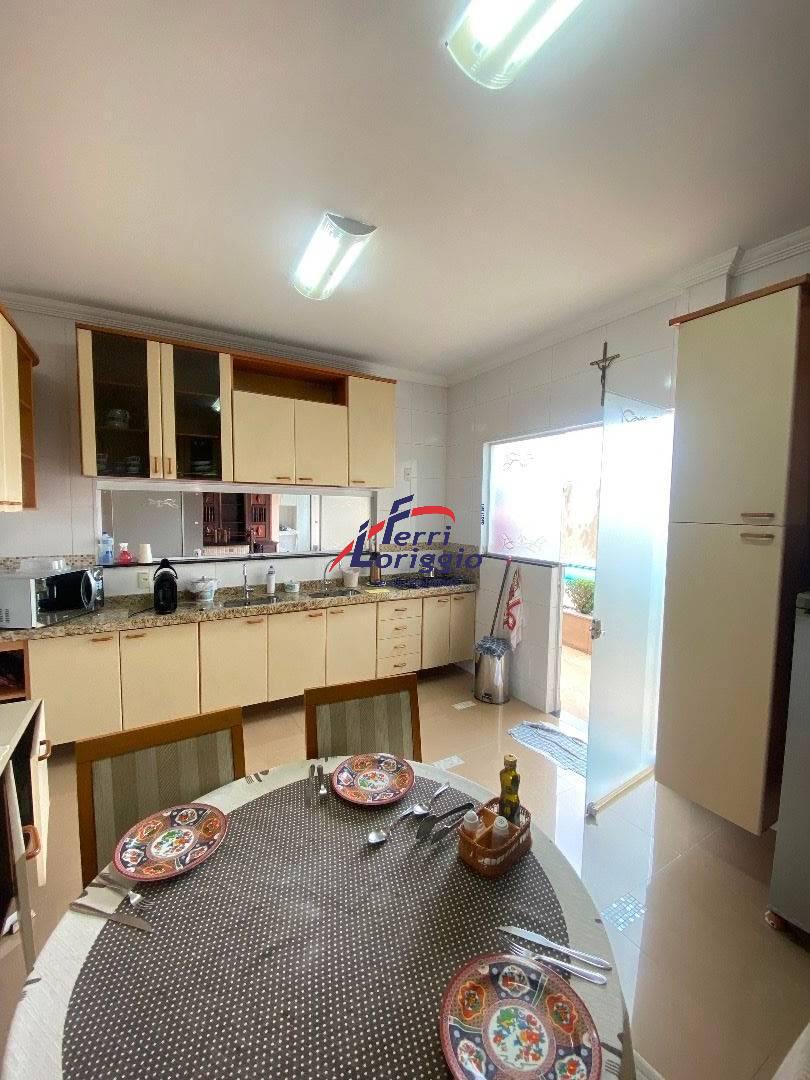 Casa com 3 quartos e 3 banheiros à venda no bairro Village Santana, Guaratingueta