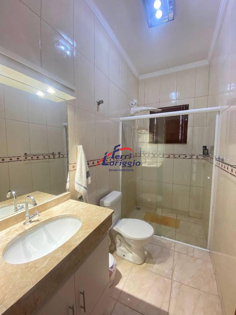 Casa com 3 quartos e 3 banheiros à venda no bairro Village Santana, Guaratingueta