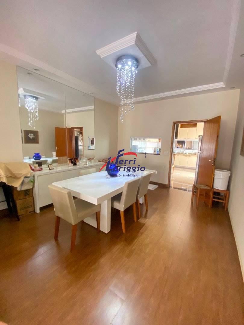 Casa com 3 quartos e 3 banheiros à venda no bairro Village Santana, Guaratingueta
