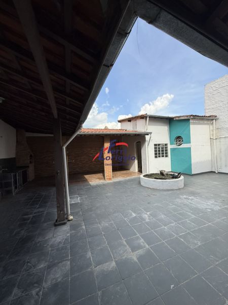 Casa com 4 quartos e 4 banheiros à venda no bairro Vila Hepacare, Lorena