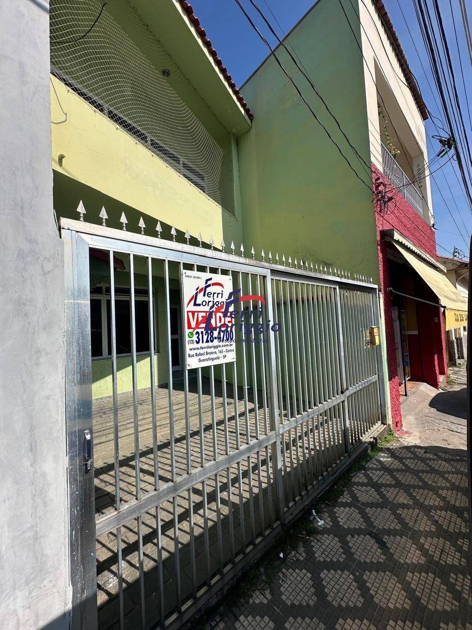 Casa com 2 quartos e 2 banheiros à venda no bairro Centro, Guaratingueta