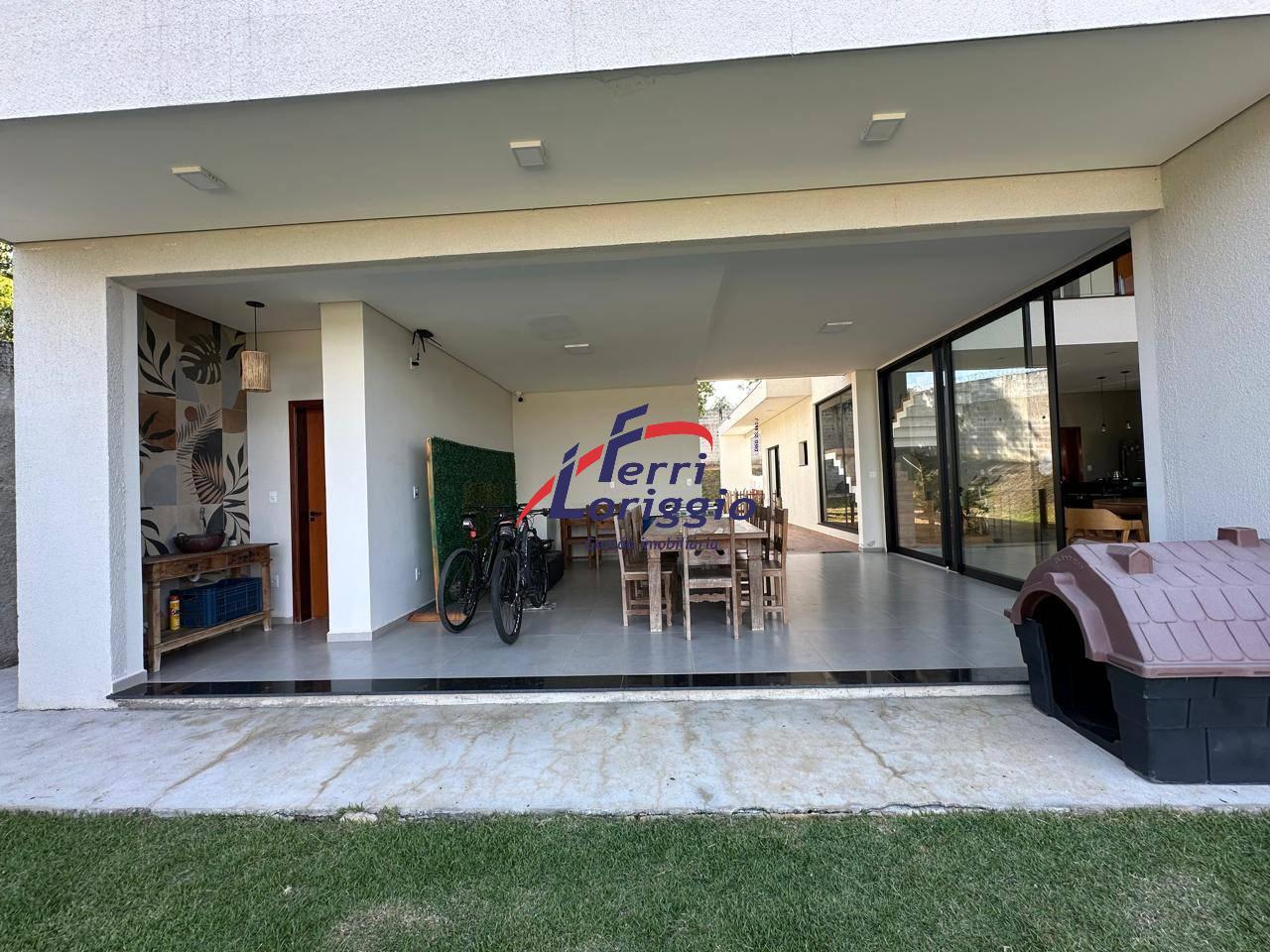 Casa com 3 quartos e 4 banheiros à venda no bairro Chacaras Piagui, Guaratingueta