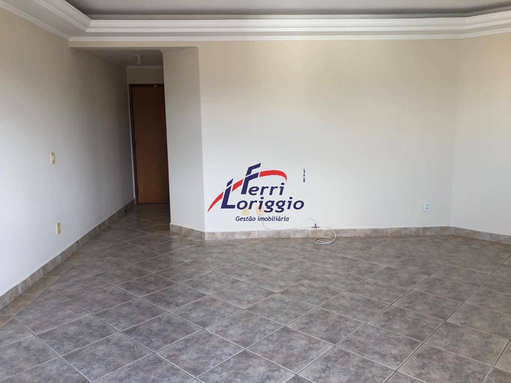 Apartamento com 3 quartos e 2 banheiros à venda no bairro Vila Indiana, Guaratingueta