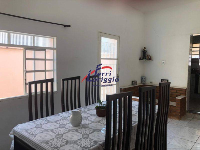 Casa com 4 quartos e 2 banheiros à venda no bairro Pedregulho, Guaratingueta