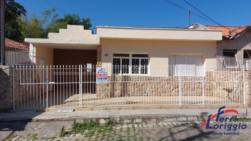 Casa com 3 quartos, 1 banheiro e 88m² para alugar no bairro Pedreira, Guaratingueta
